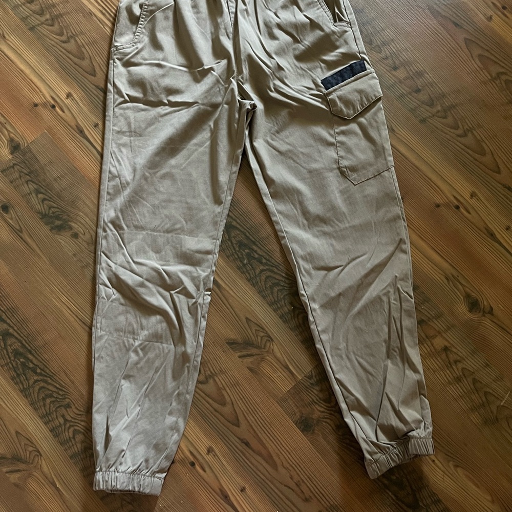 Magellan Outdoors Tan Cargo Pants with Elastic Cuffs